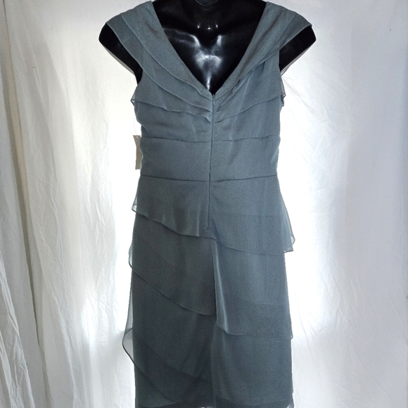 Ruffled Iridescent Blue/green Party Dress NWT - Picture 5 of 12